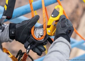 PETZL RIG® Herstelbaar afdaalapparaat - Zwart - Afbeelding 2