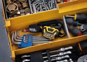 PETZL ARIA® 2 Hoofdlamp - Wit licht - Zwart/Geel - Batterijen - Afbeelding 2